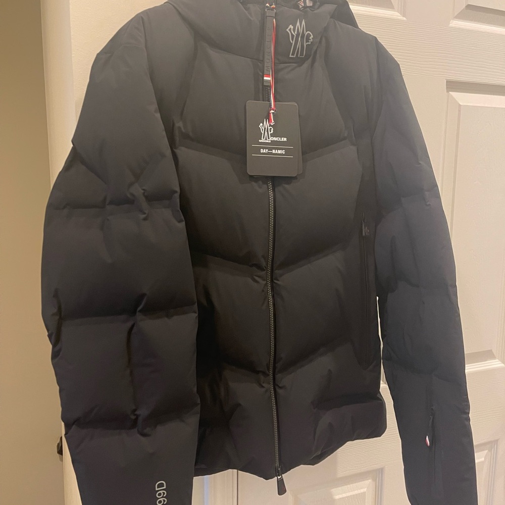 Moncler warm cozy coat ARCESAZ GIUBBOTTO 4
Tag/1a: